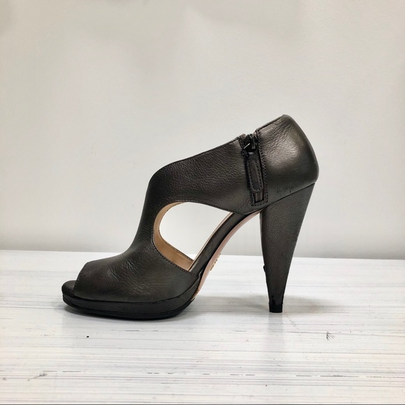 Prada Heels - Picture 5 of 6